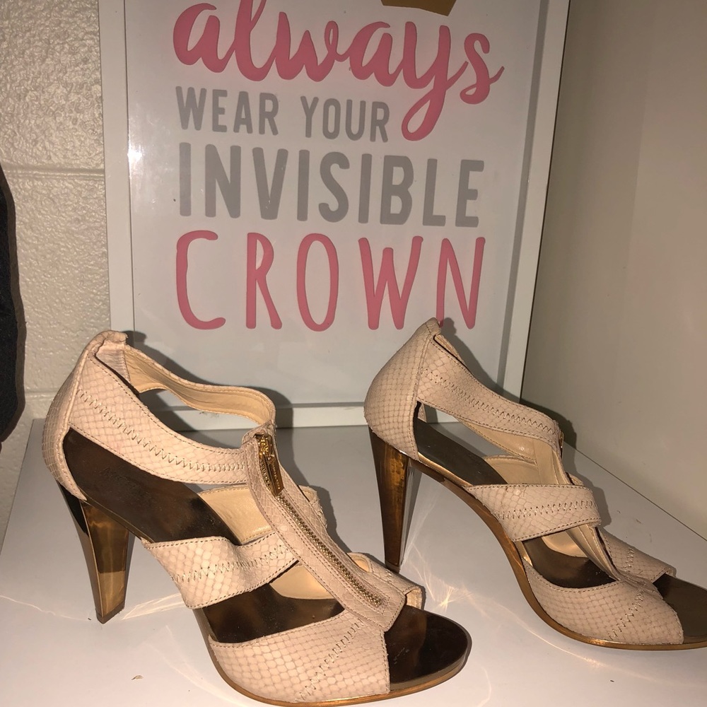CLEARANCE MICHAEL KORS NUDE HEELS